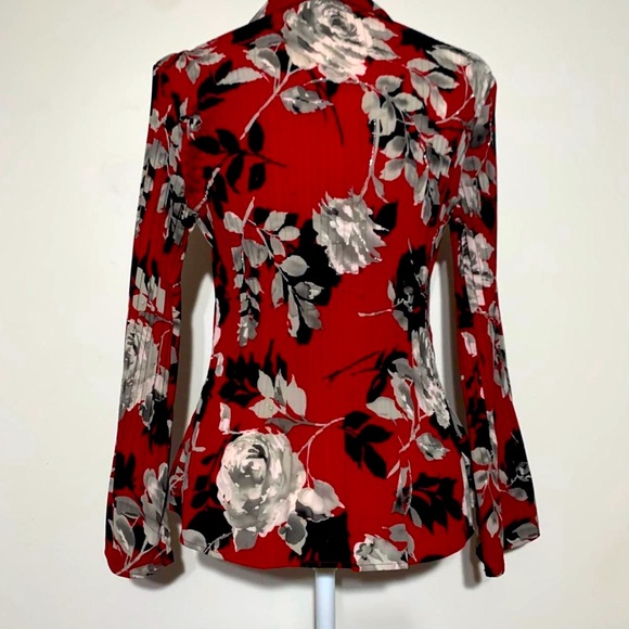 East 5th red and white floral blouse with bell sleeves
Petite Large - Picture 2 of 3
